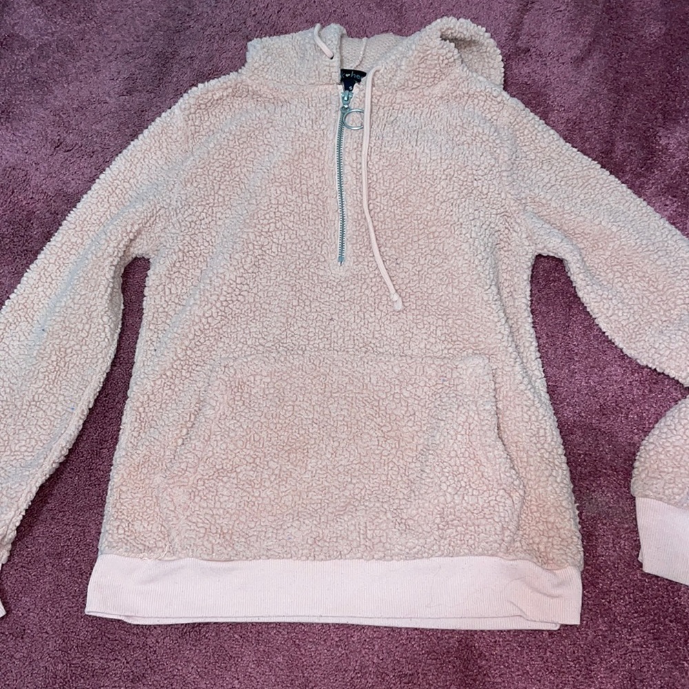 Light pink zip down puffy sweater, fits to size
